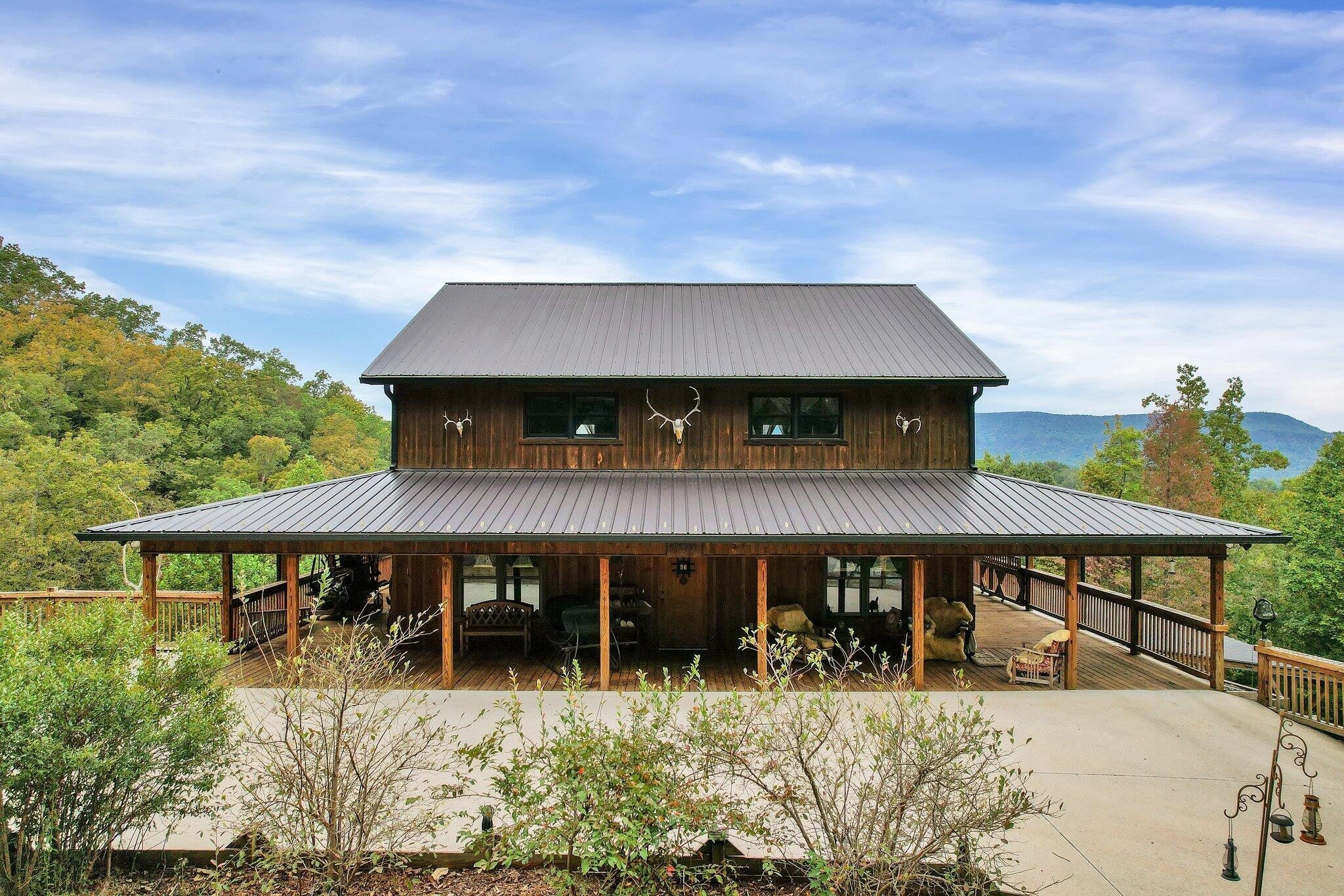 Majestic Log Cabin in Reliance, Tennessee