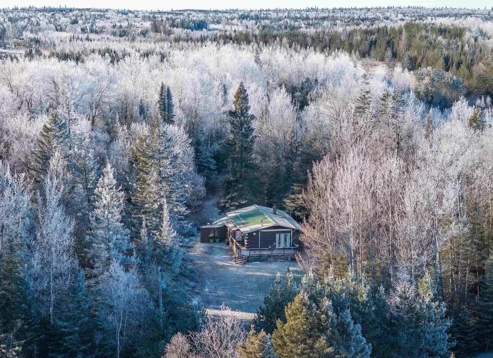 Cozy Log Cabin Retreat in Isabella, Minnesota