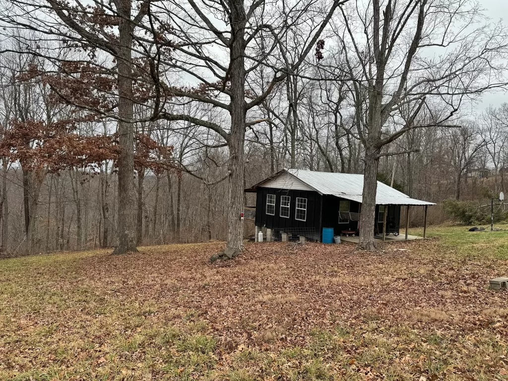 Cozy Retreat On Over 21 Acres in Mount Vernon, Kentucky