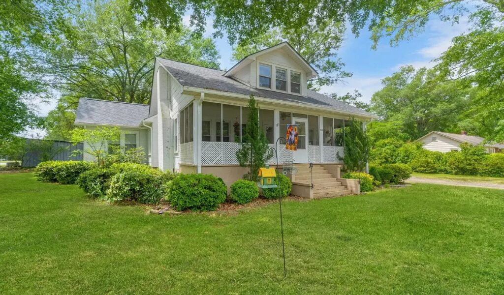 Charming Home in Ellerbe, North Carolina - Log Cabins & Old Houses