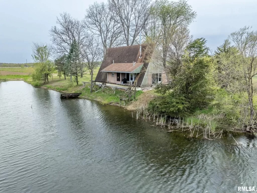 Stunning A-Frame on 5 acres in Galesburg, Illinois