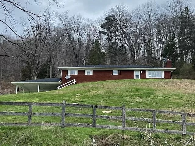 Spacious Ranch Home in Greenup, Kentucky