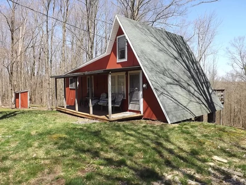 Cozy Cabin in New Albany, Pennsylvania - Log Cabins & Old Houses