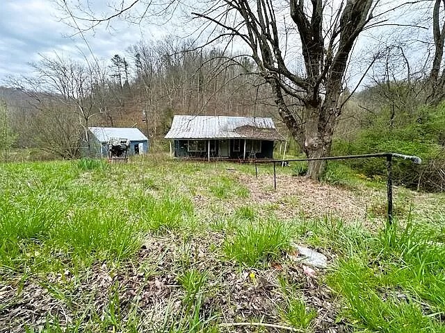 Wilderness Cabin for Sale in Sandy Hook, Kentucky