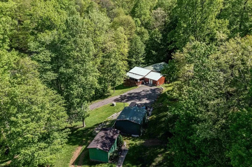 Ranch Home on 17 Acres in Mannington, West Virginia