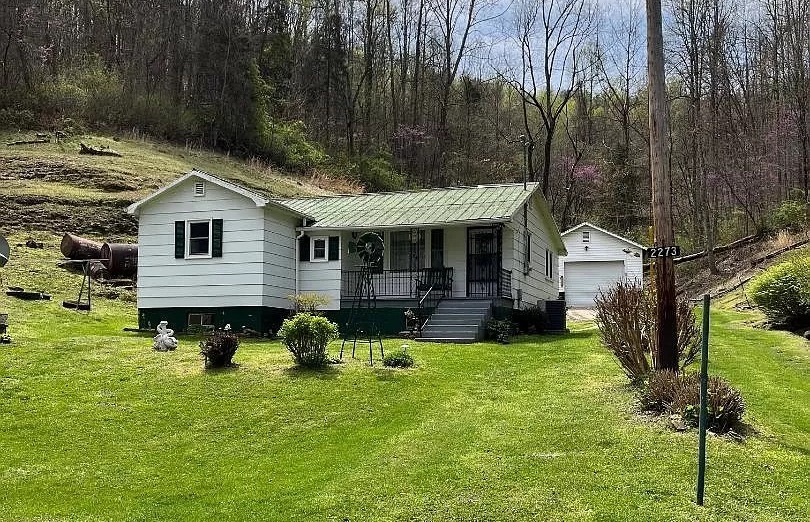 Cozy Home on Purchase Ridge Road in Duffield, Virginia