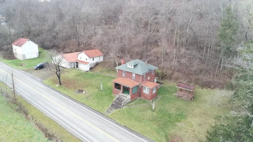 Charming Fixer-Upper in Waynesburg, Pennsylvania